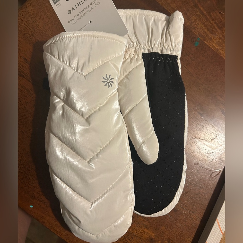 Athleta Quilted Puffer Mittens